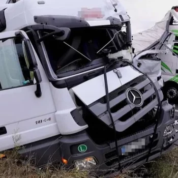 Ein verunfallter LKW